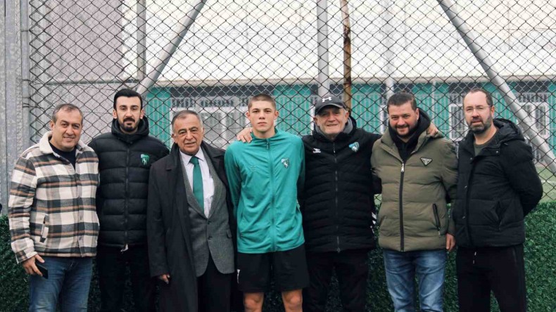 Kocaelispor’da transfer harekatı devam ediyor: Genç sağ bek ile anlaşma sağlandı
