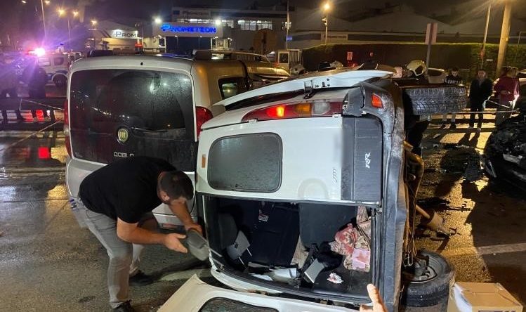 Kartepe’de feci kaza: Adeta can pazarı yaşandı, yaralılar var