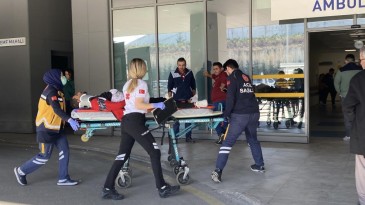 İzmit Bekirdere’de balkondan düşen genç adam hastaneye kaldırıldı