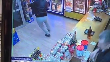 Alkollü müşteri parasını ödemediği malları iade etti, özür diledi