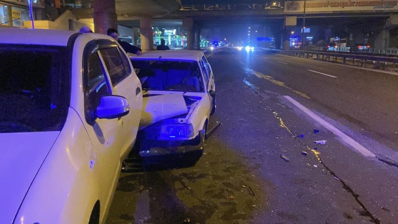 Kocaeli’nde iki otomobil çarpıştı: 2 yaralı