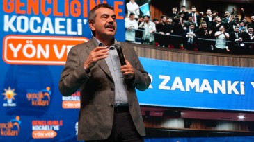 Bakan Tekin, CHP’ye yüklendi, ‘Liderimin sonuna kadar savunucusuyum’ dedi