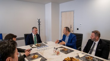 Başkan Büyükakın ve Özlü’den KOYAŞ’a ziyaretler: Jaecoo Plaza Kocaeli Kaya’ya da geldiler