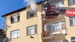 Kocaeli’de yangın: Daire kullanılamaz hale geldi