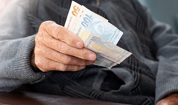 Emeklilerde büyük tepki var: SGK uzmanından ek zam açıklaması