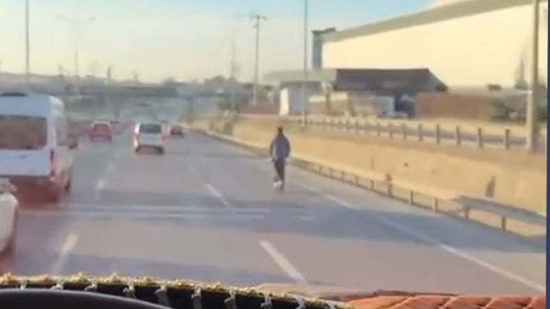 Kocaeli’de yaşandı: Tehlikeli yolculuk böyle görüntülendi