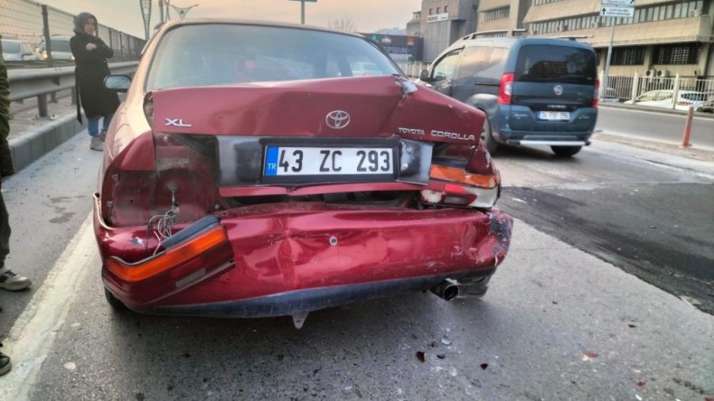 İzmit Halkevi mevkiinde kaza