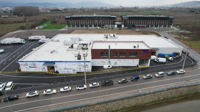 Türkiye’nin en büyüğü; “Hızır 41 Afet Mutfağı” hizmete açıldı