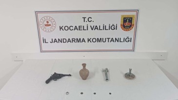 Kocaeli’de araçta tarihi eser ele geçirildi