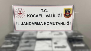 Gölcük’te ünlü markalara ait sahte giyim malzemesi ele geçirildi