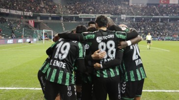 Kocaelispor sahasında Çorum FK’yı 2-0 mağlup etti