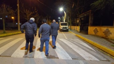 Mahalleli tedirgin oldu: Allah’ın gönderdiği zatım” dedi, evlere girip çay içmek istedi