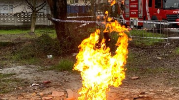 Kocaeli’nde metan gazı tekrar alevlendirildi: AFAD Müdürü bilgilendirdi
