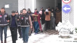 12 milyon 385 bin liralık ziynet eşyası ve para çaldılar: Çok sayıda tutuklama var