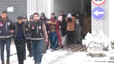 12 milyon 385 bin liralık ziynet eşyası ve para çaldılar: Çok sayıda tutuklama var