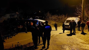 Ahırda tüfekle vurulmuş halde ölü bulundu