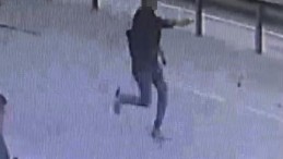 Oto galeriye ateş açıldı