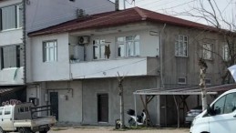 Evinde karısı ile başka adamı gören koca ikisini de bıçakladı