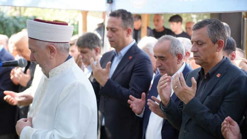 Celal Akar son yolculuğuna uğurlandı; Özgür Özel de cenazeye katıldı