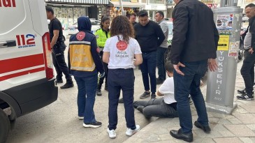 Otomobil ile motosiklet çarpıştı, motokurye yaralandı