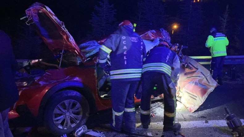 TEM Kocaeli geçişinde feci kaza: 2 ölü, 4 yaralı