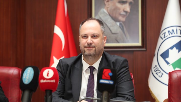 CHP’li Küçükkaya: “İzmit Belediyesi, Büyükşehir’i dize getirdi”