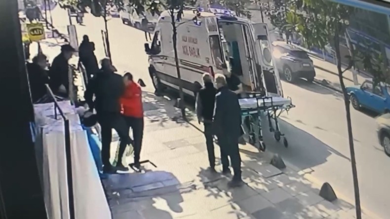 Tabanca kazara ateş aldı: Yaralı var