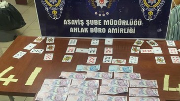Gölcük’te kahvehanede kumara polis baskını