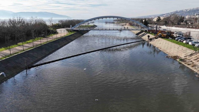İzmit Körfezi böyle temizleniyor