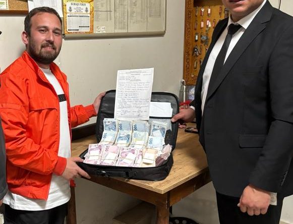 Ormanya’da para dolu çanta bulundu