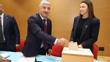 Ak Partili başkandan Özgür Özel’e sert tepki