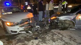 Kocaeli’de kaza: İki araç hurdaya döndü