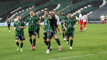 Kocaelispor seyircisiz maçta gol oldu yağdı: 7-1
