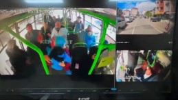 Otobüste yürekleri ağza getiren anlar: Anne çığlık çığlığa yardım istedi