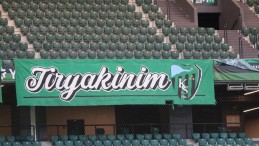 Taraftar sustu, pankartlar konuştu