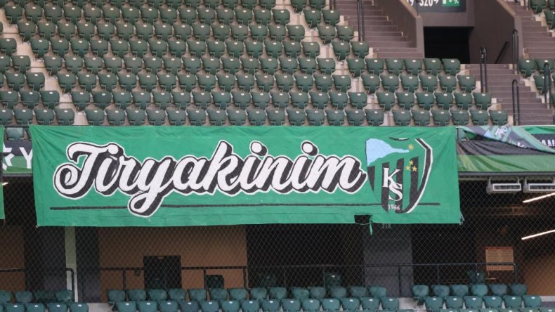 Taraftar sustu, pankartlar konuştu