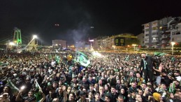 Kocaeli’de binlerce kişi şampiyonluğu hep birlikte kutladı