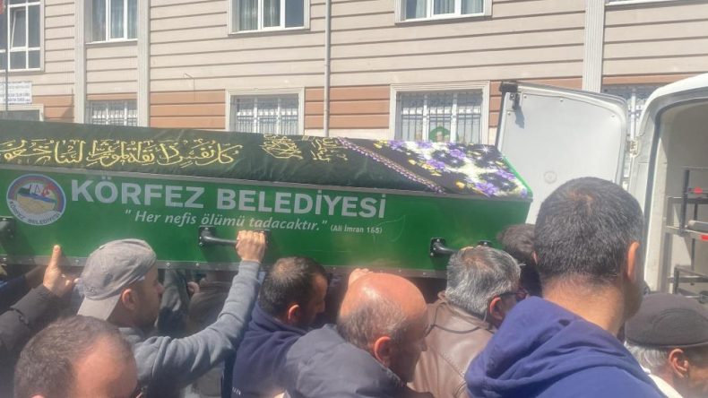 Kazada ağır yaralanmıştı; Zümra gözyaşlarıyla toprağa verildi