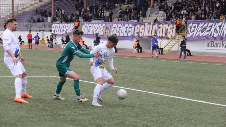Belediye Derincespor Giresunspor’u 2-1 yendi