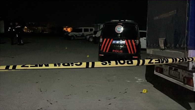 Pompalı tüfekli, bıçaklı kavga: Yaralılar var