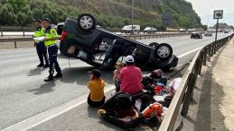 Araç takla attı: Yaralılar var