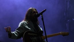 Emre Fel konserinde Milli İrade Meydanı dolup taştı