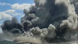 Kocaeli’de boya fabrikasında yangın