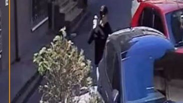 Park halindeki araca taşlı saldırı