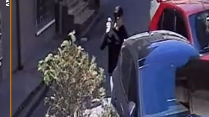 Park halindeki araca taşlı saldırı