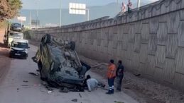 Hafif ticari araç 5 metre yükseklikten uçtu: 2 yaralı