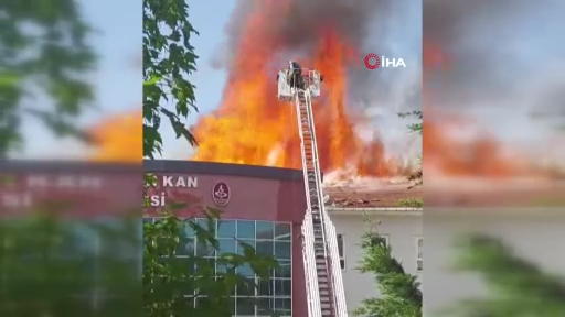 Şehit Özcan Kan Fen Lisesi’nde yangın: Okul havadan görüntülendi