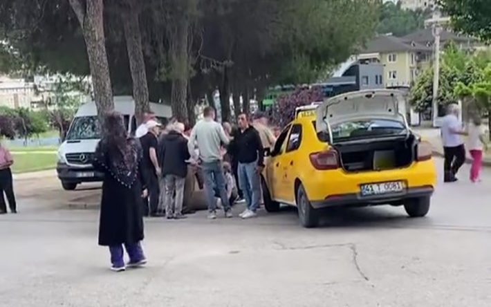 İzmit’te kaza: Taksinin çarptığı yaya hastaneye kaldırıldı