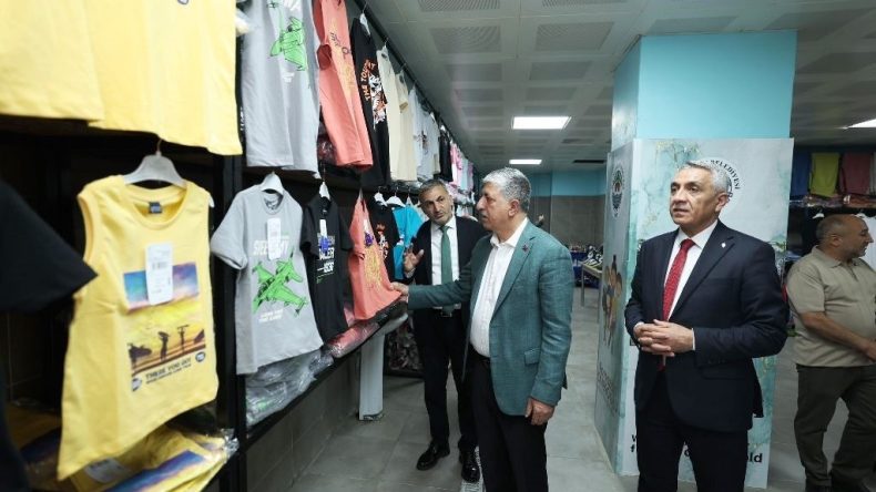 Belediye Başkanı neler yapıyor öyle: İlçede yüzler gülüyor