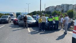 Kocaeli’de kaza: 8 araç birbirine girdi